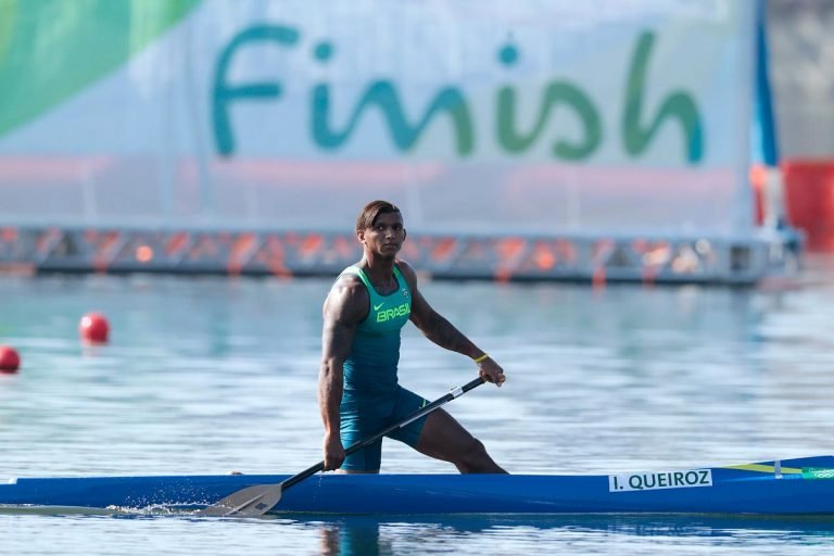 O canoísta Isaquias Queiroz nas Olimpíadas do Rio