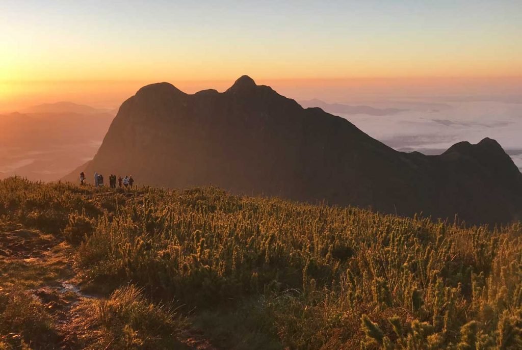 Vista do Pico Paraná ao amanhecer